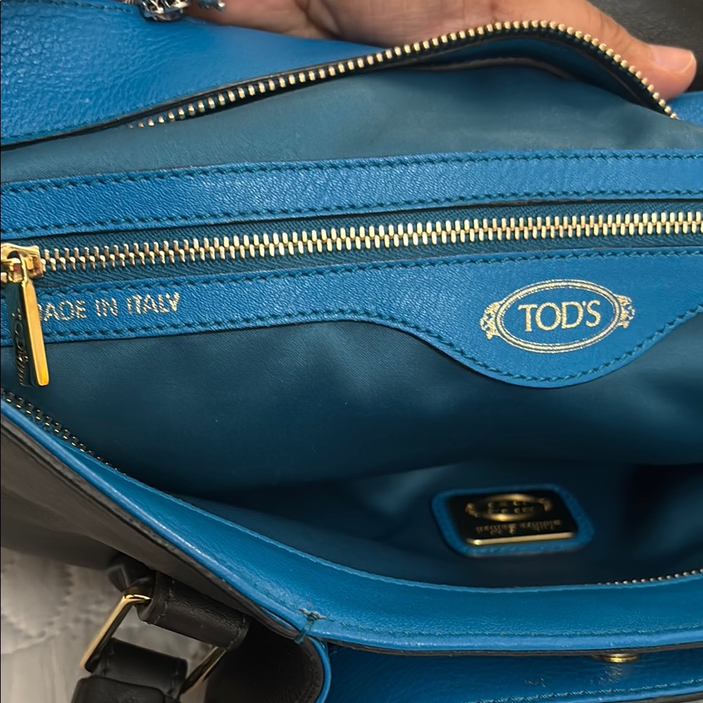 Tod's Vintage Black Leather Tote with Gold Accents Limited Edition Flower Bag - Picture 3 of 14